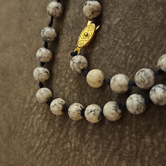 VTG HANDMADE Jasper Bead Knotted Necklace - Picture 7 of 7